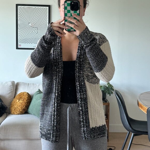 Urban Outfitters colurblock knit cardigan  size medium - Picture 3 of 3